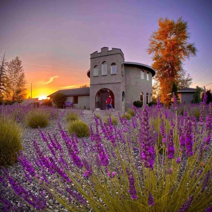 Lavender Castle Villa Sequim Dış mekan fotoğraf